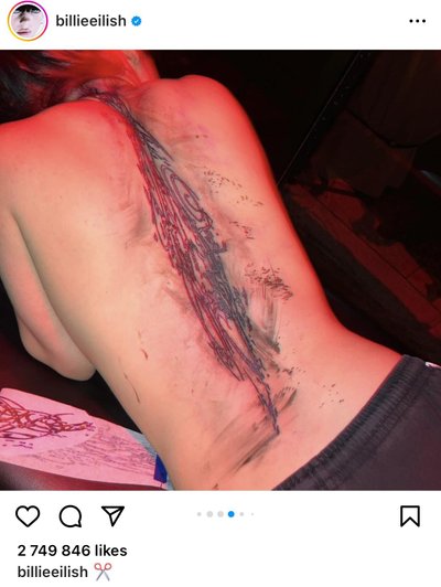 Billie Eilishi seljatätoveering
