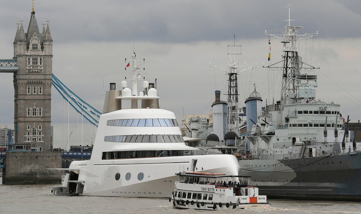 SELLIST ELU ELAVAT OLIGARHI KIMBUTAB VÄIKE EESTI: Andrei Melnitšenkole kuuluv superjaht Motor Yacht A, mille ehitamine maksis 350 miljonit dollarit. Pere teine laev Sailing Yacht A maksis lausa pool miljardit dollarit.