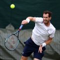 Murray loobus Wimbledoni üksikmängust, kuid mängib koos vennaga paari