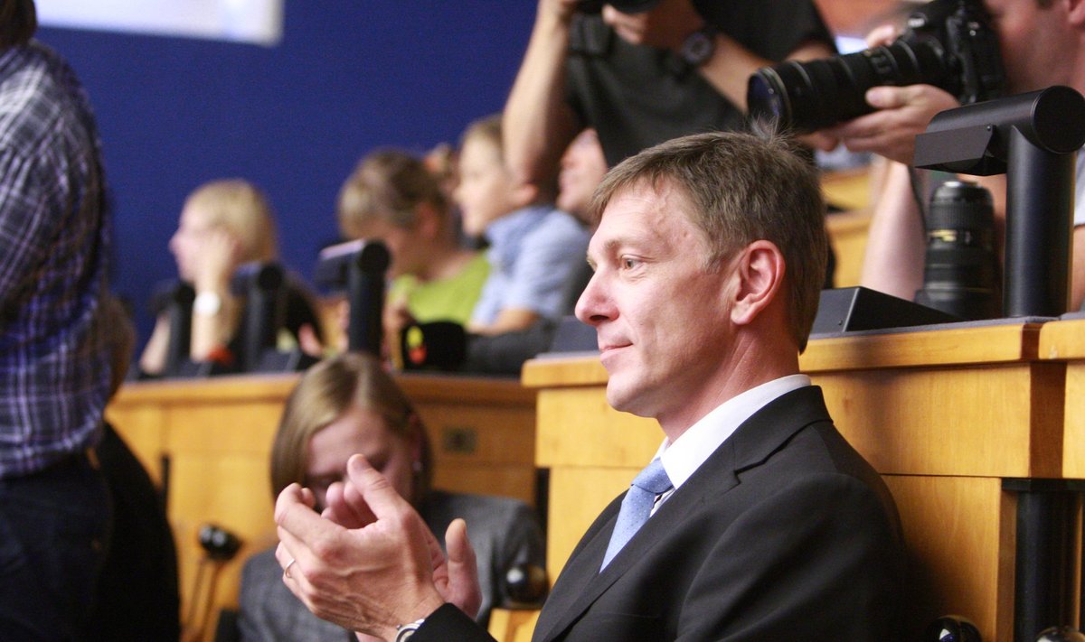 2011. aastal kandideeris Indrek Tarand president Toomas Hendrik Ilvese kõrval presidendiks, kuid siis tema kandidatuuri suur edu ei saatnud.
