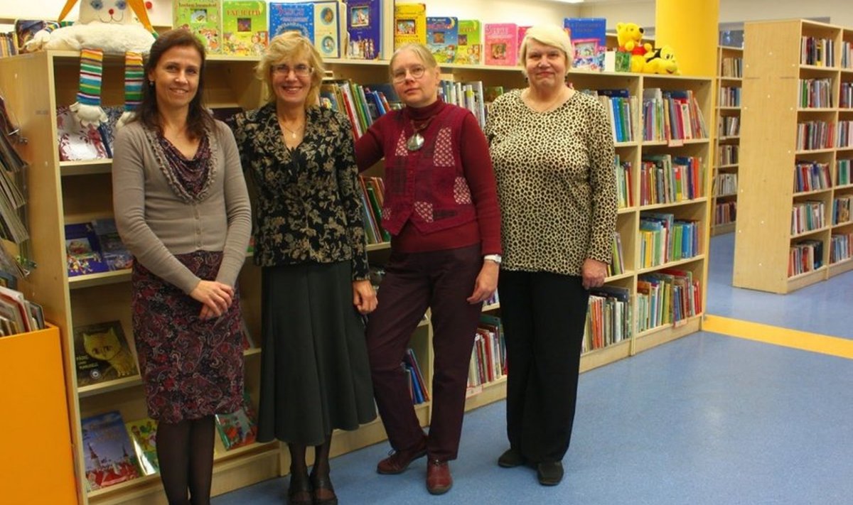 Nõmme raamatukogu personal (vasakult): Jana Must, Ingrid Aavik, Karolina Olszak ja Ellen Sootla.