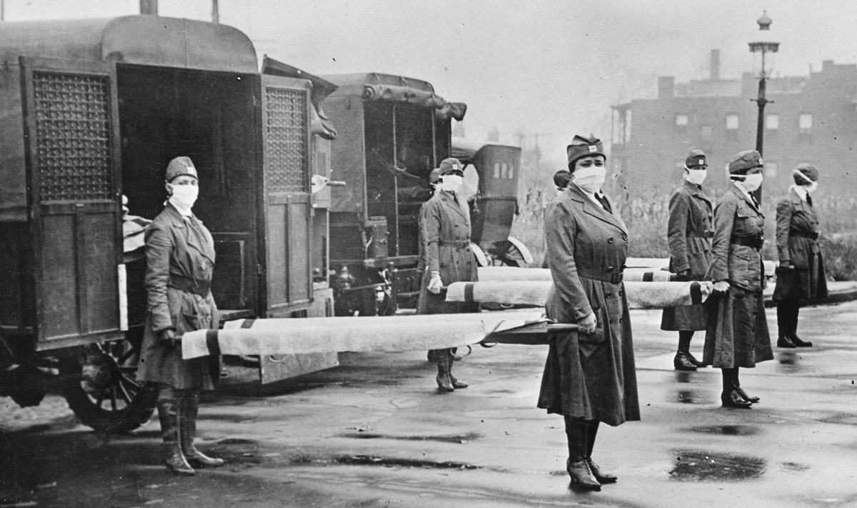 USA Punase Risti meedikud valmistuvad 1918. aasta sügisel haigete pealevõtmiseks.