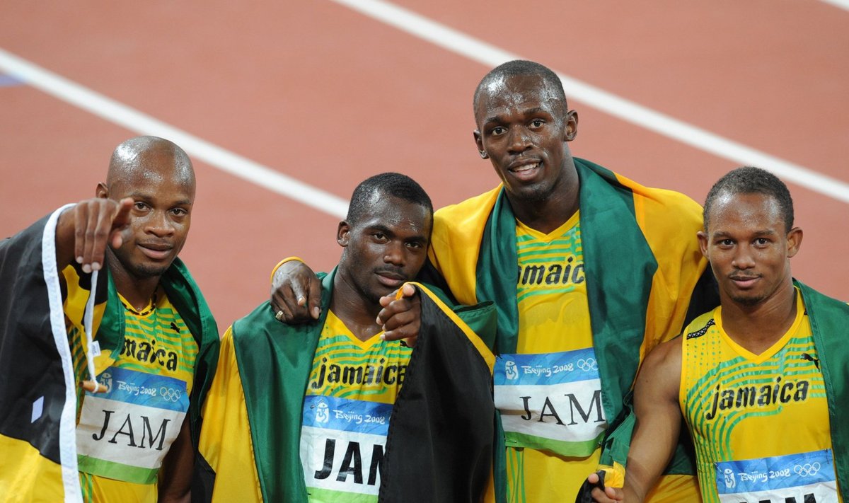 Jamaica teatenelik Pekingi olümpial: vasakult Asafa Powell, Nesta Carter, Usain Bolt ja Michael Frater