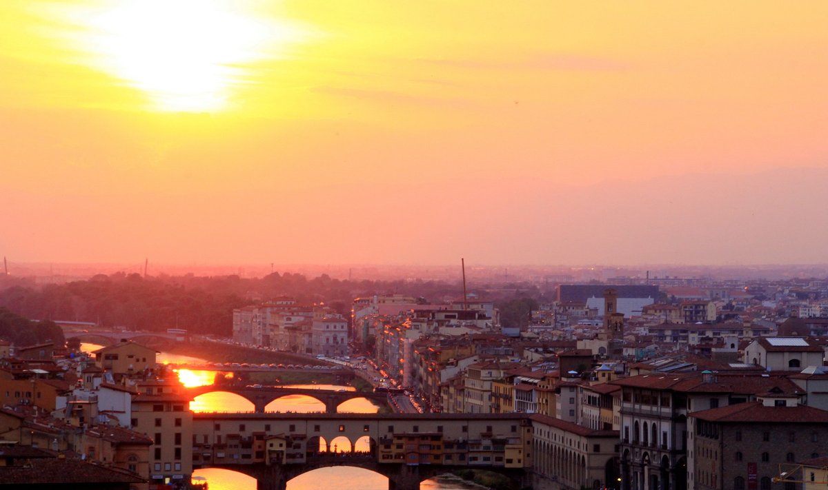 Päikese loojang Firenzes, Itaalia