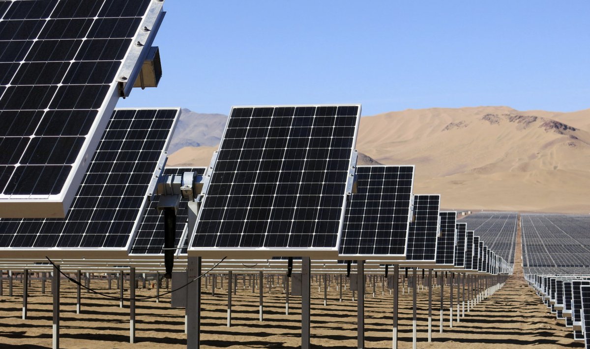 Päikesepaneelid Tsiilis Atacama kõrbes