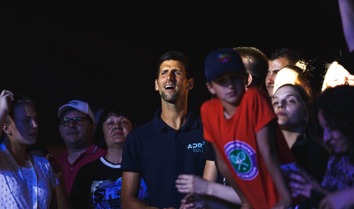 Novak Djokovic (keskel)