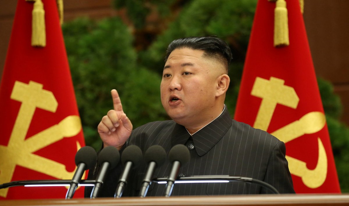 Kim Jong-un 5. juulil poliitbüroole kõnet pidamas