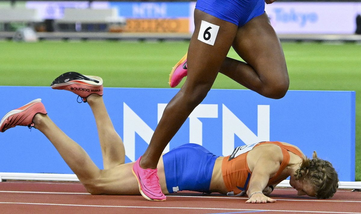 Фемке Бол упала на финише и Нидерланды упустили медали.