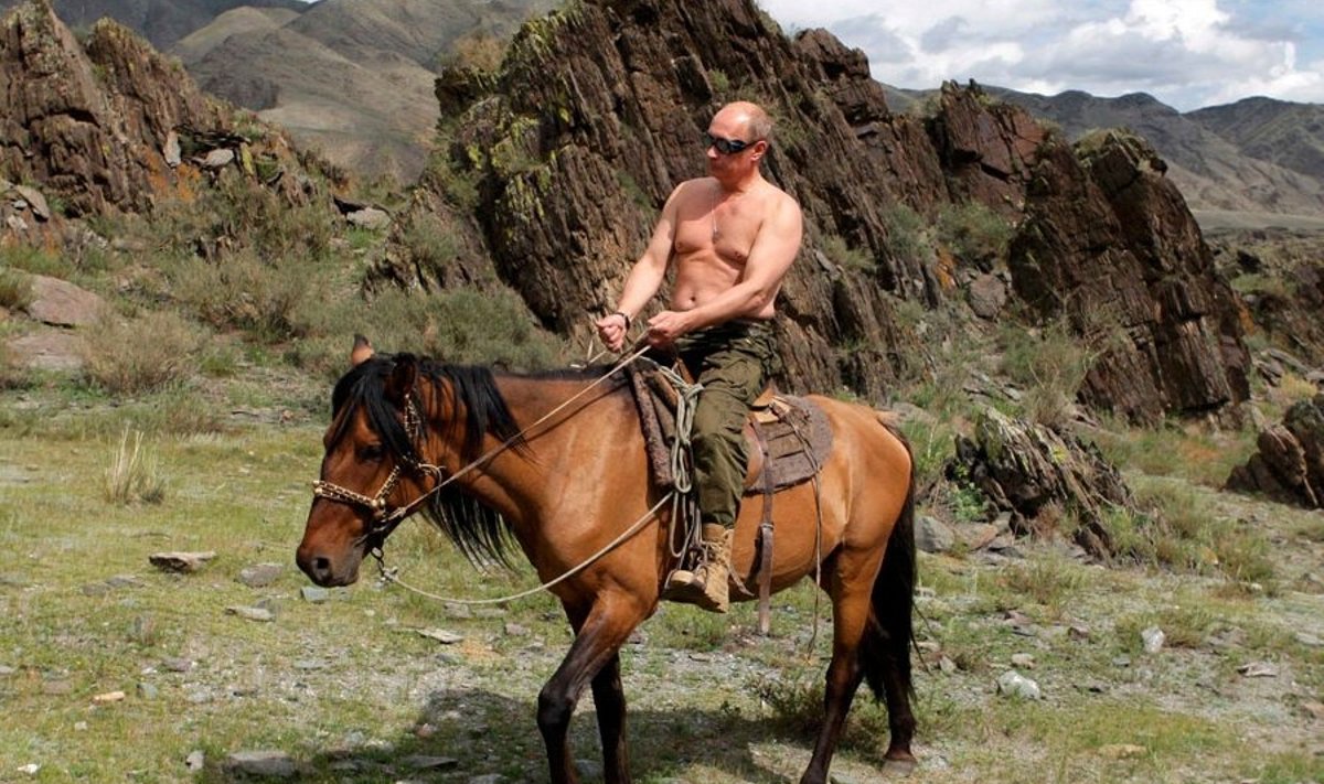 Nagu vesternikangelane ratsutab Vladimir Putin kindlalt tagasi presiden ditooli poole, ja see toob tema enda kinnitusel hiljemalt viie aasta pärast õnne venelaste õuele.