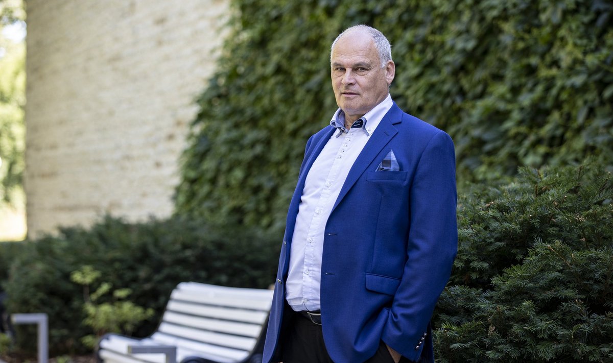Jaan Toots soovis pärast intervjuud, et viimasena jutuks olnud teemal kõneldu ajalehte ei jõuaks, vähemasti mitte enne Keskerakonna esimehe valimisi.