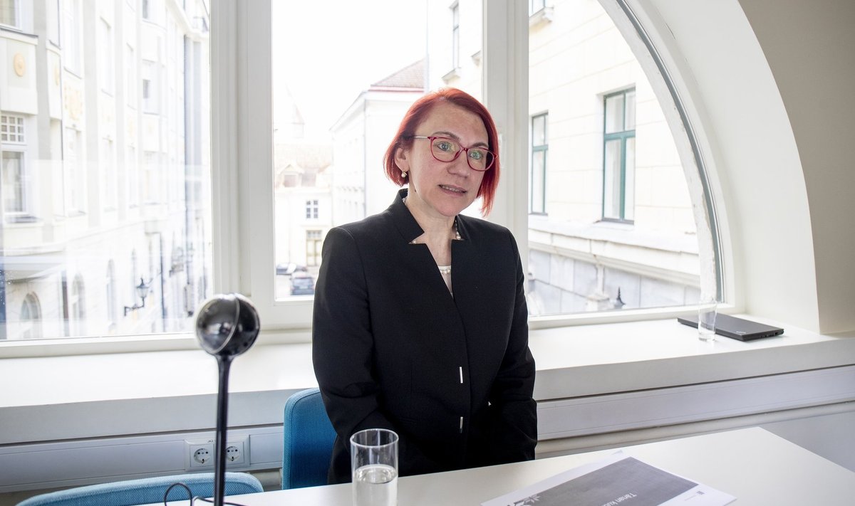 Siseministeeriumi kodakondsus- ja rändepoliitika osakonna juhataja Ruth Annus ütleb, et e-residentide hulgas on palju n-ö fänne, kes tutvustavad oma staatusega Eestit ja e-residentsust.