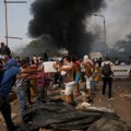 Venezuela piirisillal pandi põlema kaks humanitaarabiveokit, opositsioonijuht palus maailmal kaaluda „kõiki võimalusi“
