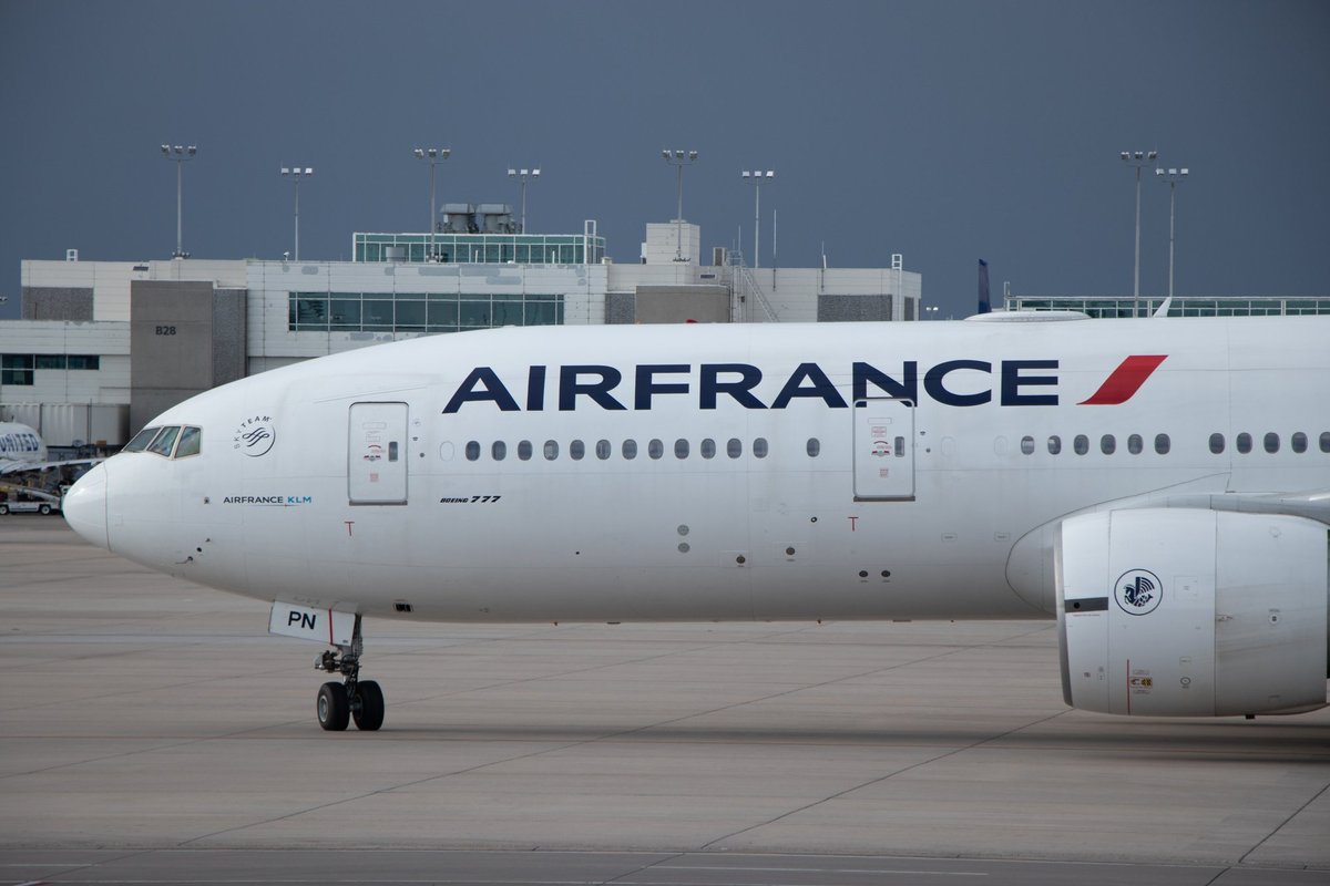 În ianuarie, lumea aviației a fost aruncată în haos: Franța a anulat mii de zboruri
