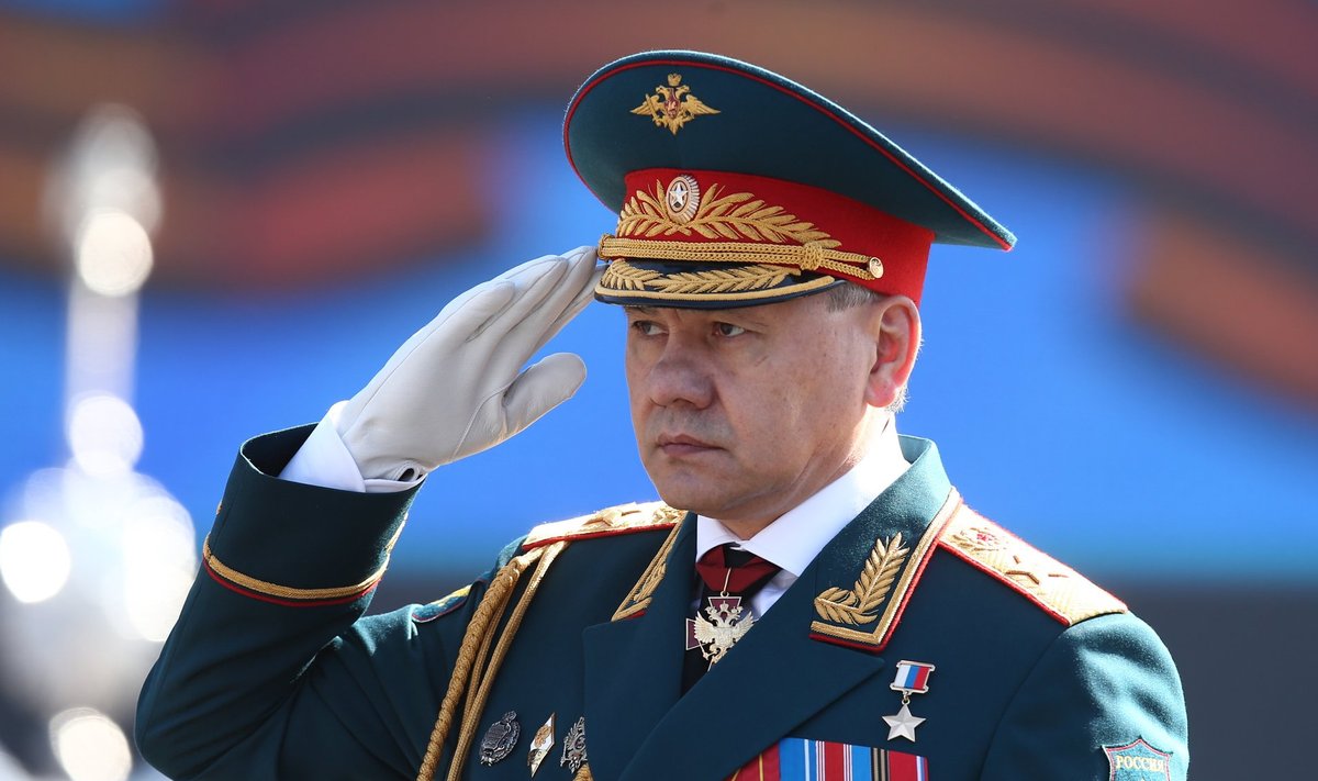 TÄIES HIILGUSES: Venemaa kaitseminister Sergei Šoigu 9. mai paraadil 2015 Moskvas Punasel väljakul