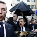 VIDEO: Sarkozy pidi tigedate baski rahvuslaste eest baaris varju otsima
