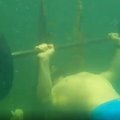 VIDEO | Venemaal püstitati võimas Guinnessi rekord kangi rinnalt surumises vee all