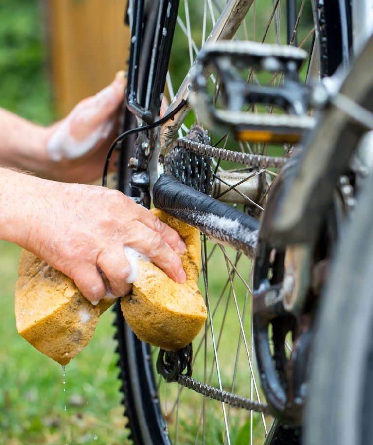 Jalgratta puhastamiseks võib kasutada ka mõõdukas koguses nõudepesuvahendit.