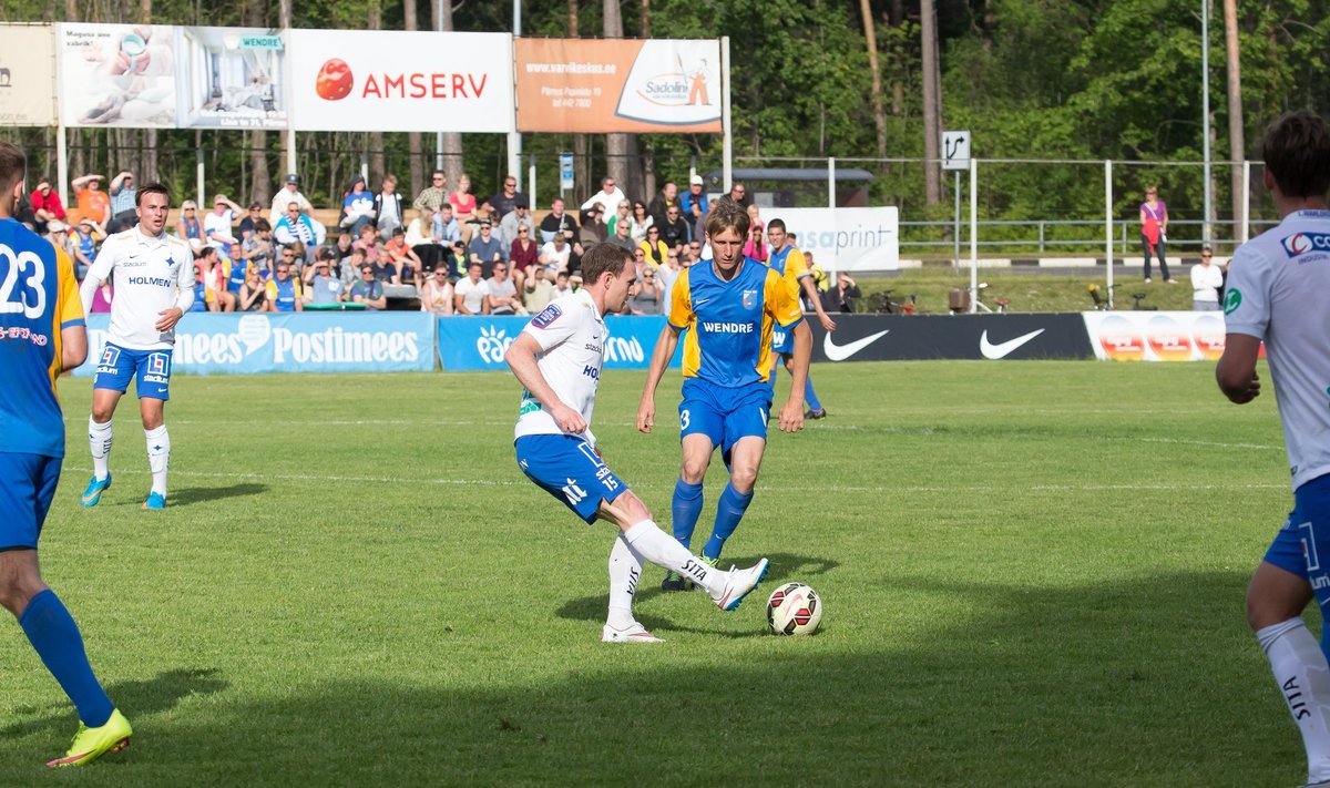 Pärnu linnameeskond - IFK Norrköping, keskel Raio Piiroja