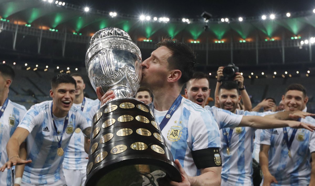 Lionel Messi Copa America karikaga.