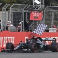 BLOGI | Hamilton võitis sündmusterohke etapi, Red Bulli jaoks lõppes sõit katastroofiliselt