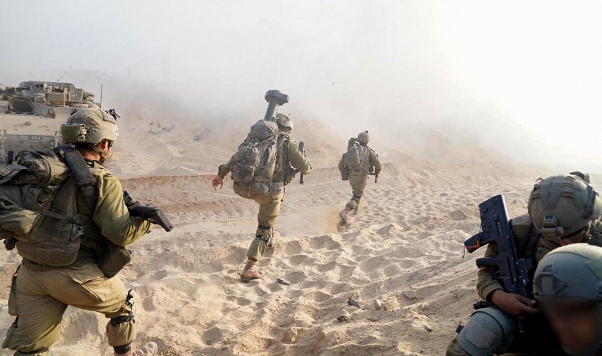 Iisraeli armee sõdurid Gaza põhjaosas keset jätkuvaid lahinguid Iisraeli ja Palestiina rühmituse Hamas vahel. Foto tehtud 7. novembril 2023.