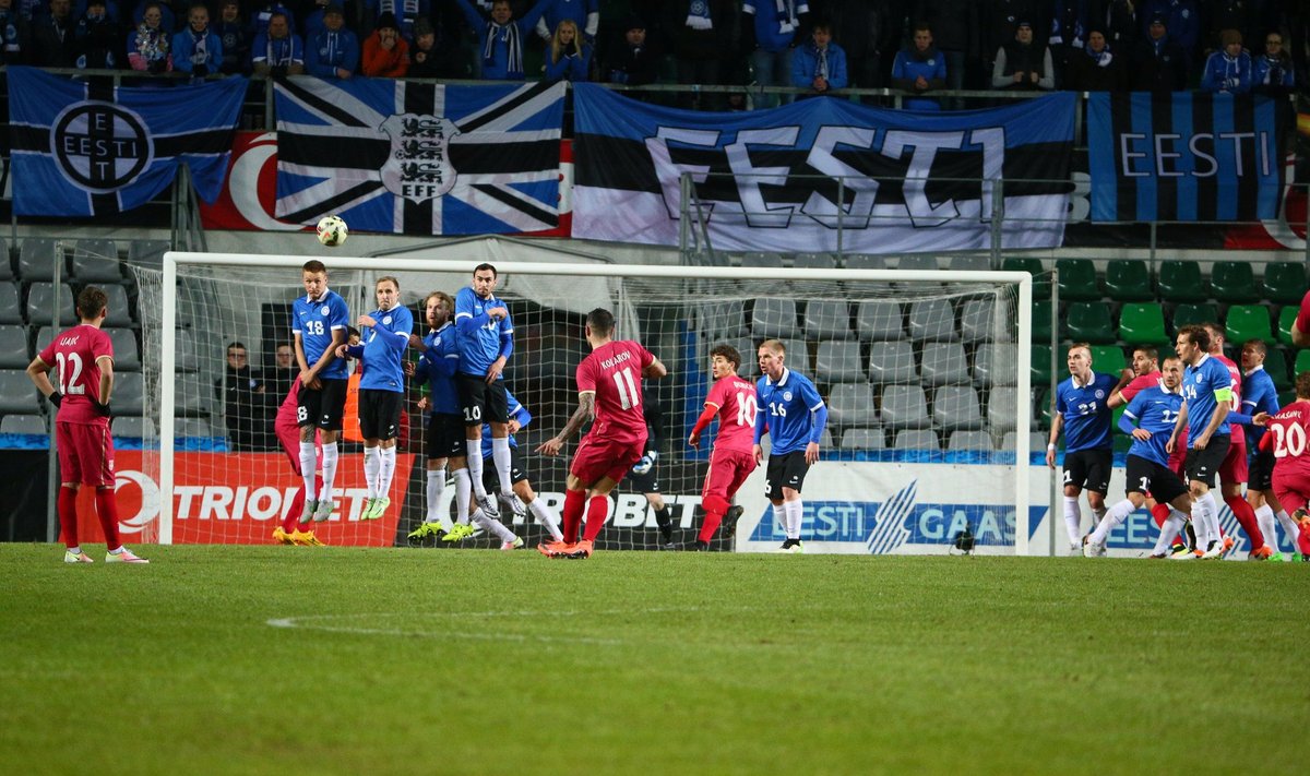 Karistuslöökide meister, Inglise Premier League’is Manchester City meeskonnas palliv Aleksandar Kolarov (nr 11) tutvustas oma kõrget kunsti ka Eesti publikule.