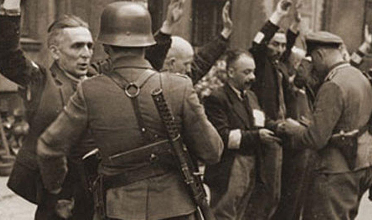 Juutide läbiotsimine natside poolt Varssavi getos Teise maailmasõja ajal.