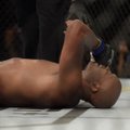 VIDEO | UFC ikoon kaotas karjääri viimase matši nokaudiga, võidumees vabandas Brasiilia veterani ees nuttes