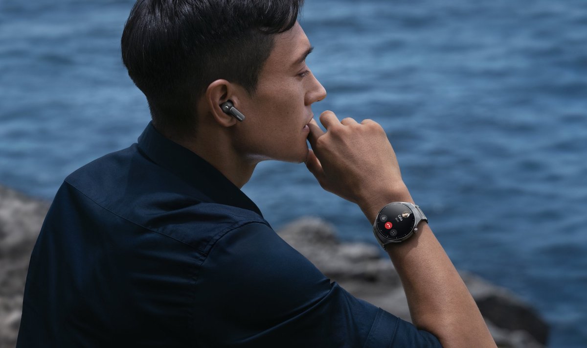 Uus nutikell Huawei Watch 4 Pro aitab suvel oma tervise eest hoolt kanda.