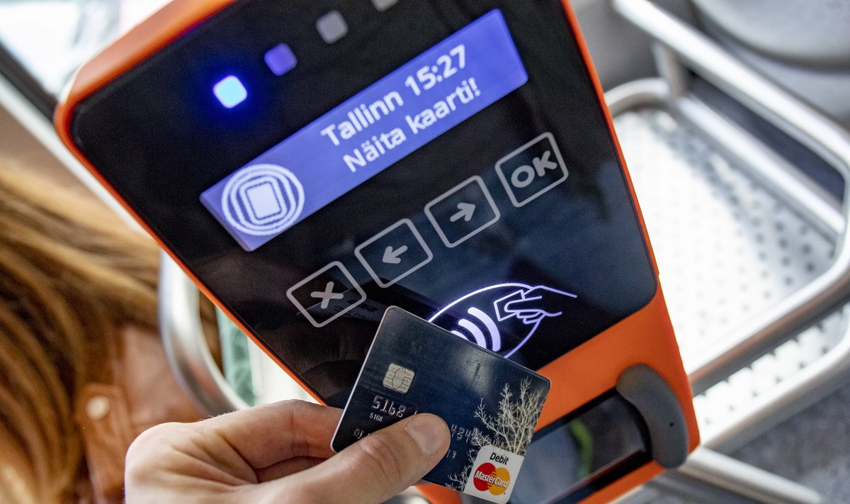 Ühissõidukis viipekaardiga piletit ostes või sõiduõigust kinnitades on oluline võtta konkreetne kaart rahakoti vahelt välja, et valideerides ei tekiks segadust.