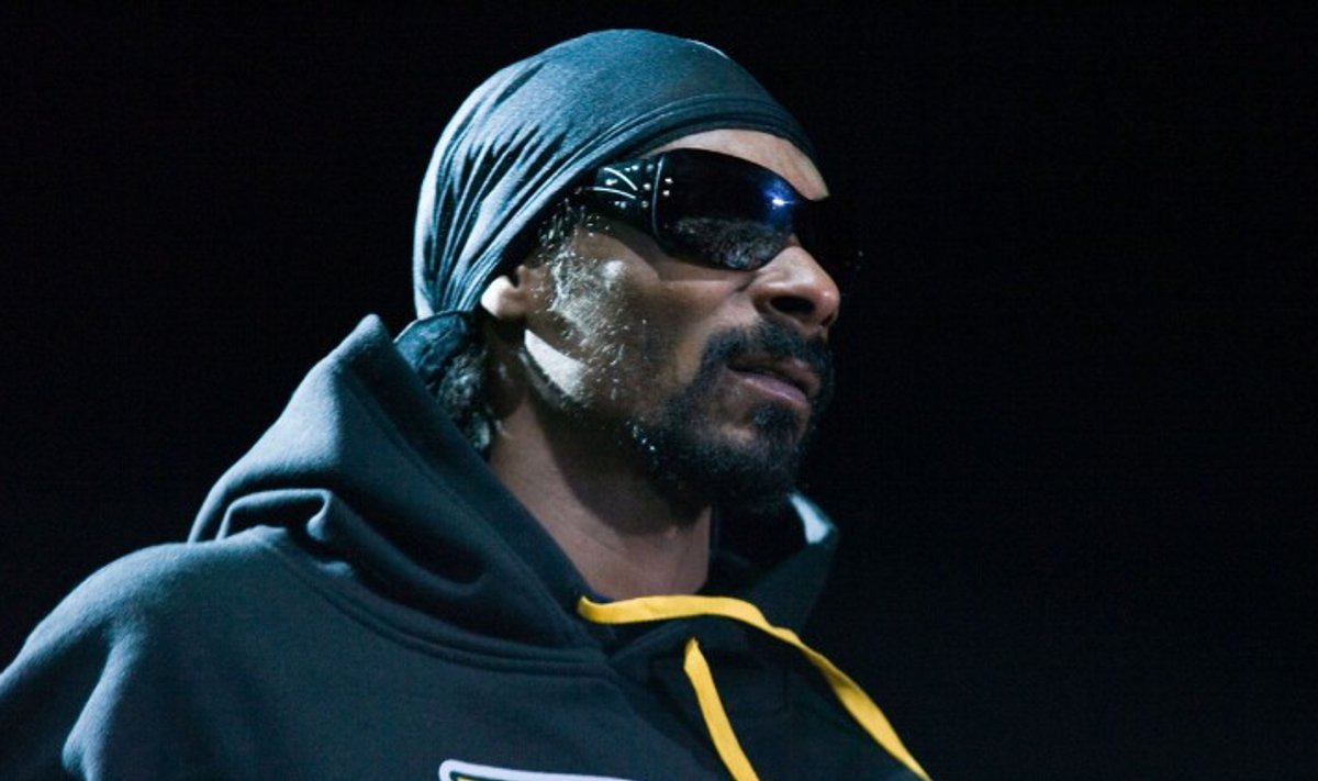 Laupäeva õhtul esines Tallinna Lauluväljakul USA gängsta mees ja hip-hopi kuningas Snoop Doggy Dogg.