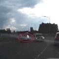 VIDEO: Loe kokku, mitut eeskirjapunkti linnas vastassuunas autode vahel rallinud Audi juht antud videos rikub