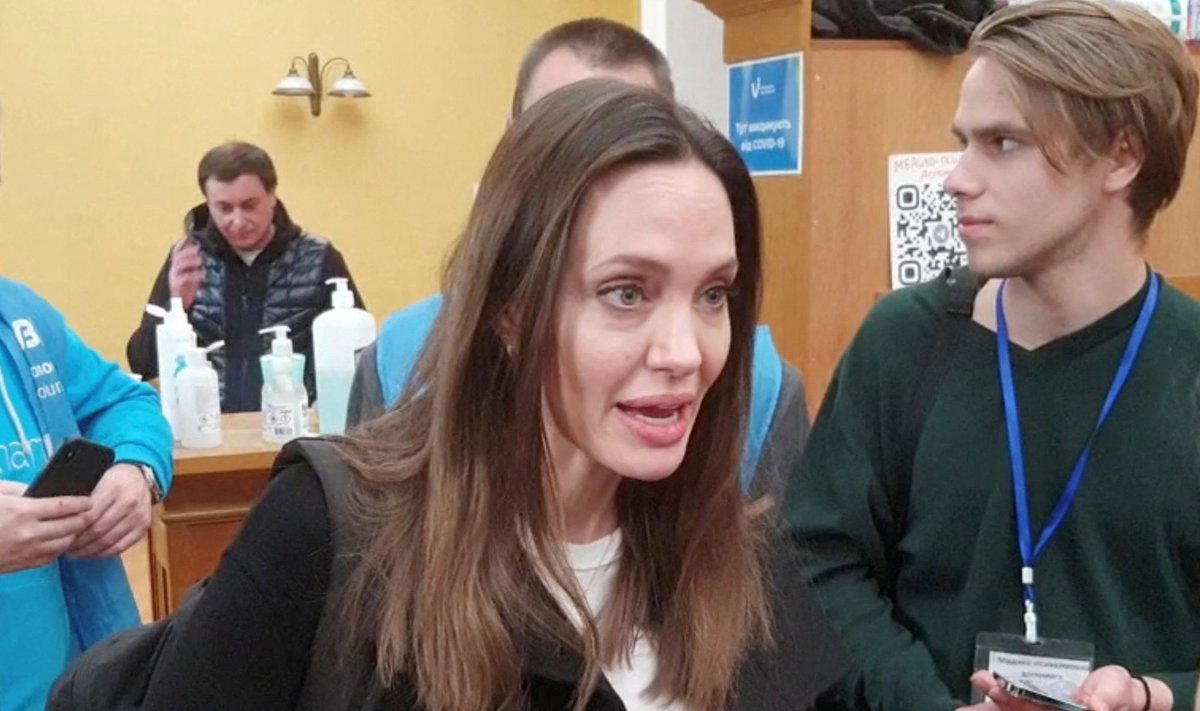 Angelina Jolie Lvivis.