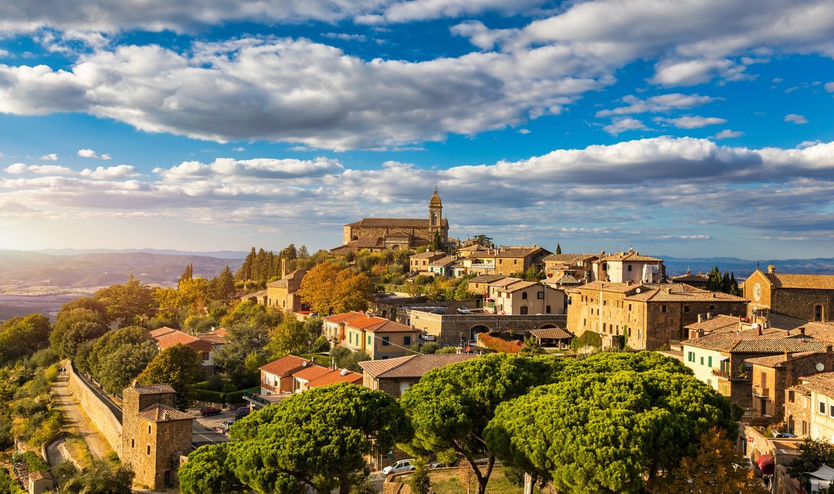 Toscana mägedes asuv väikelinn 