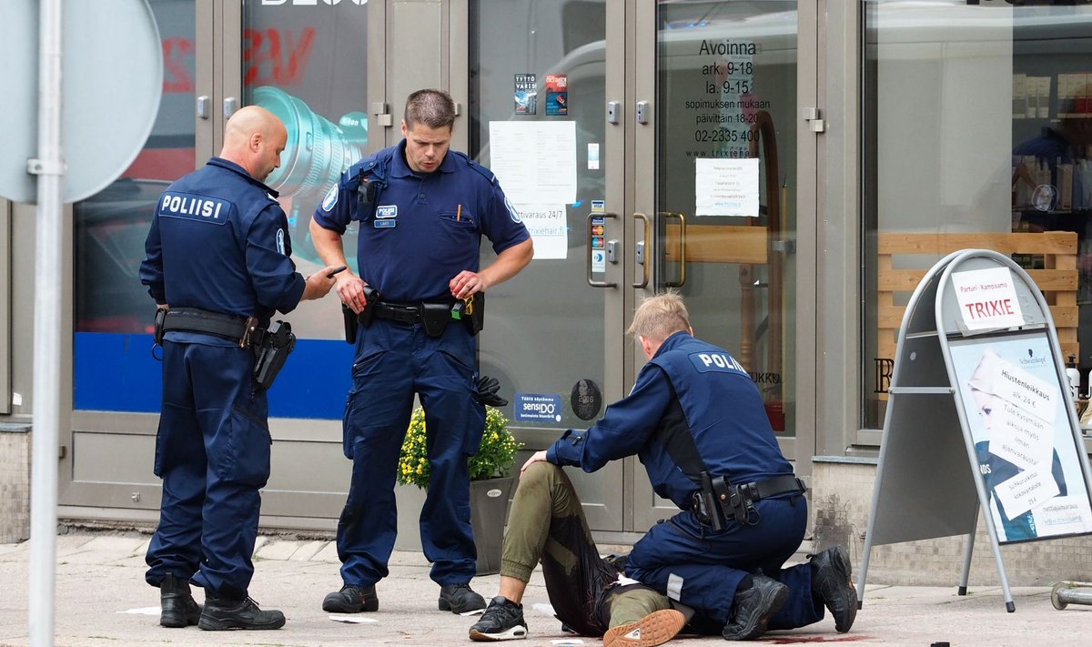 Soome politseinikud haavatud terroristi juures