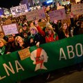 „Это все еще пытка“. Смена власти не помогла польским женщинам в доступе к абортам