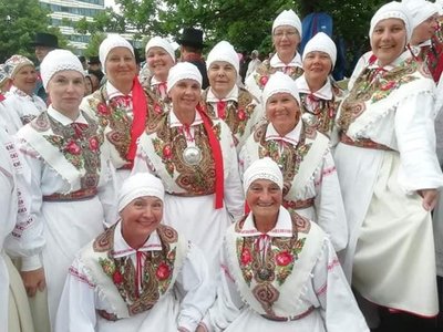 Põlvamaa naisrühm Värten on tuntud nõustaja Ulvi Ajaliku rühm.
