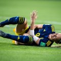 FOTOD | Rootsi koondise tähtründaja kaotas MM-i poolfinaalis teadvuse