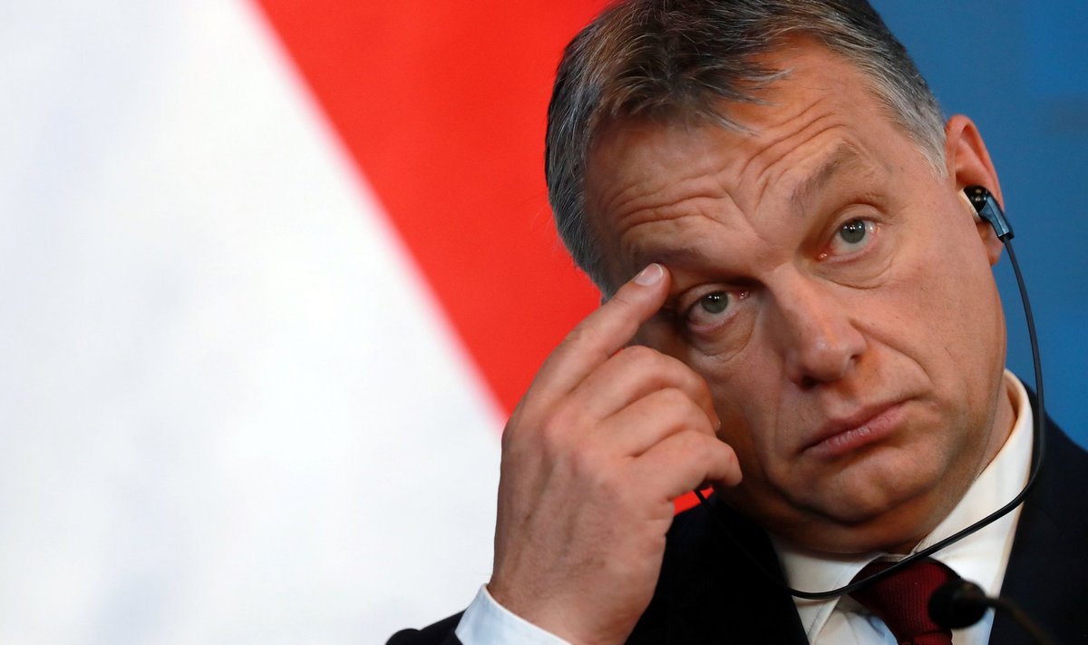 Brüsselist tulnud karm kriitika ja kodumaal toetuse vähenemine näib olevat Ungari juhi Viktor Orbáni lõpuks mõtlema pannud.