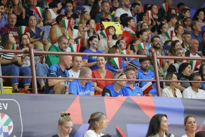 Eesti fännid Itaalia - Serbia mängul.