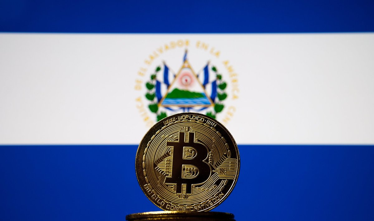 Bicoin ja El Salvadori lipp