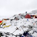Mesinädalatel Briti abielupaar sattus Everestil Nepali maavärina tekitatud laviini kätte
