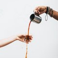 Пить кофе для борьбы с упадком сил небезопасно