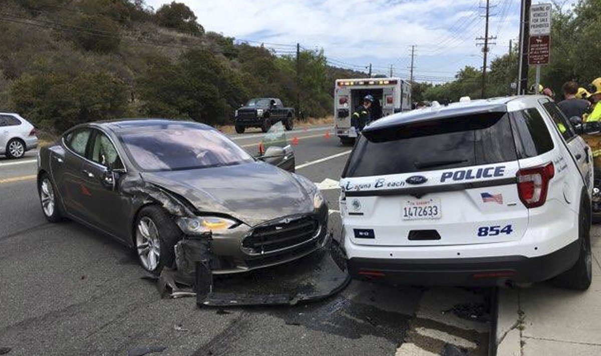 Tesla autopiloodil juhtunud õnnetus.