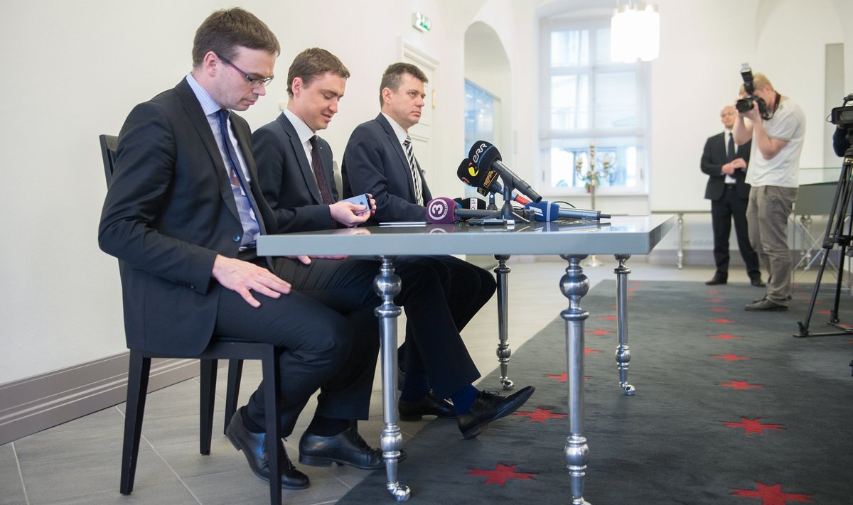 Sven Mikseri (vasakult), Taavi Rõivase ja Urmas Reinsalu erakonnad teevad sama, mis oli lubatud, sisuliselt ainult riigikaitse teemade puhul.