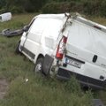 FOTOD: Kurikuulsal Ussisoo teelõigul keeras kraavi Eesti Posti auto