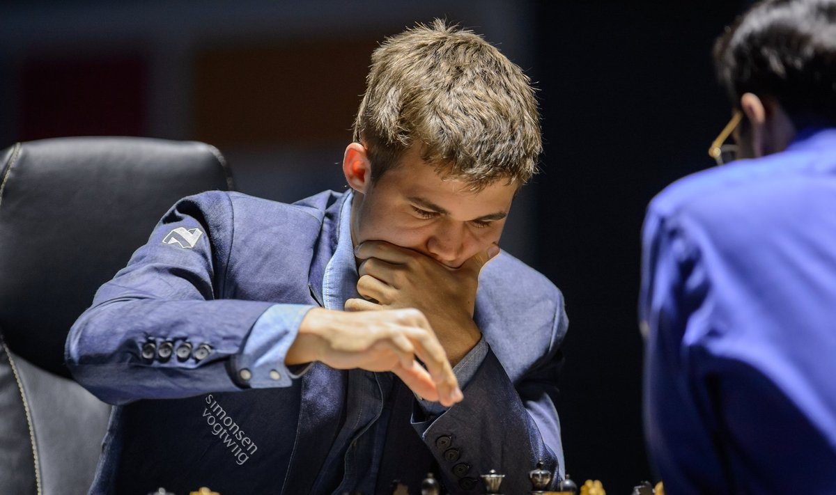 World Chess Champion title match. Magnus Carlsen vs. Viswanathan Anand. Game Five