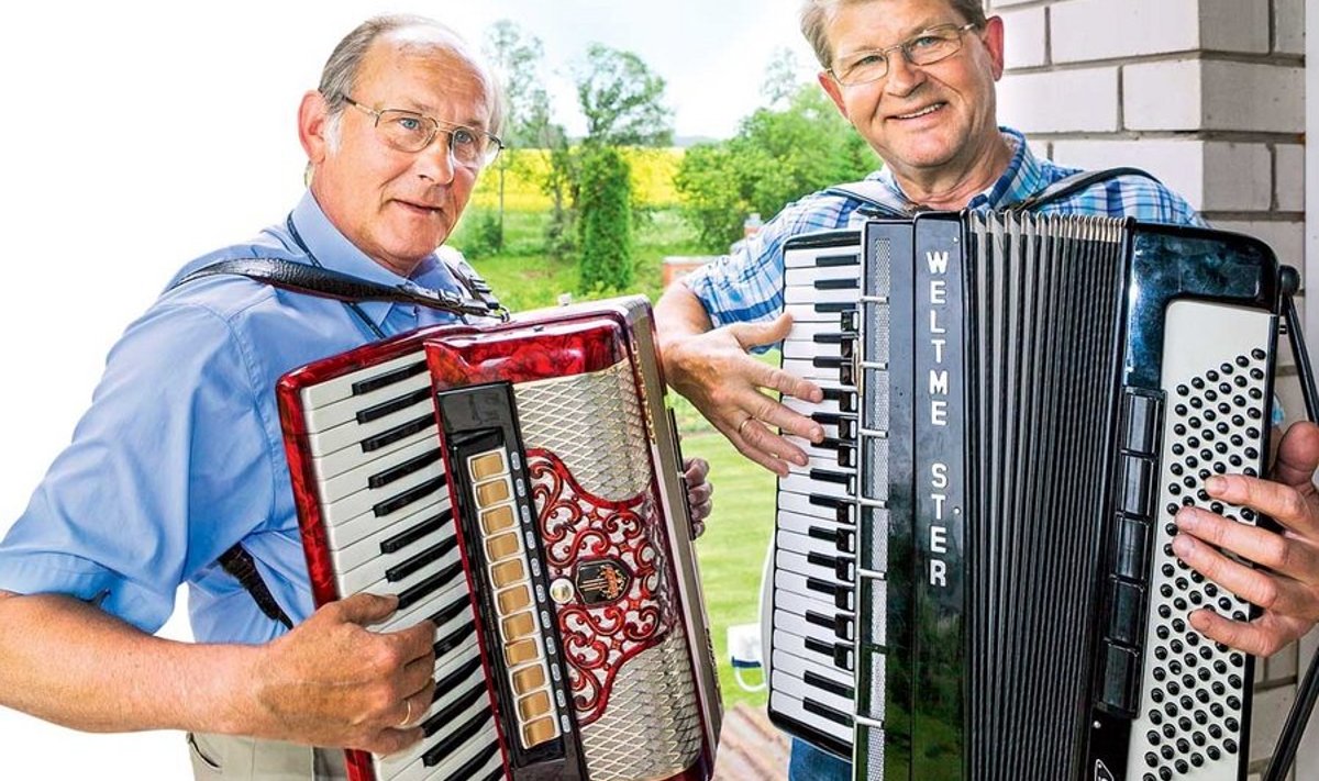 Musikaalsest perest pärit Mati ja Aavo Mölder tunnistavad, et külapillimeesteks sobivad nad hästi.