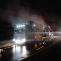 ФОТО и ВИДЕО: В Пярнумаа сгорел перевозивший автомобили грузовик
