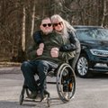 Rännulusti ja optimismi apteegist osta ei saa – pimedana sündinud Tiia ja ratastoolis Arko: oleme autoga terve Euroopa läbi sõitnud!